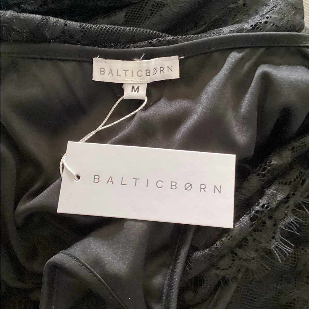 Baltic Born Midnight Lace Gown - Picture 6 of 6